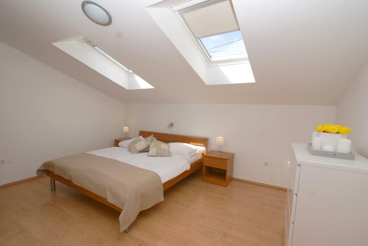 Apartment Buneta *